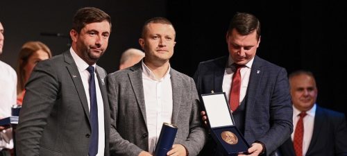 31E7A33C-290D-4B68-BB84-F6F73FE78168-2